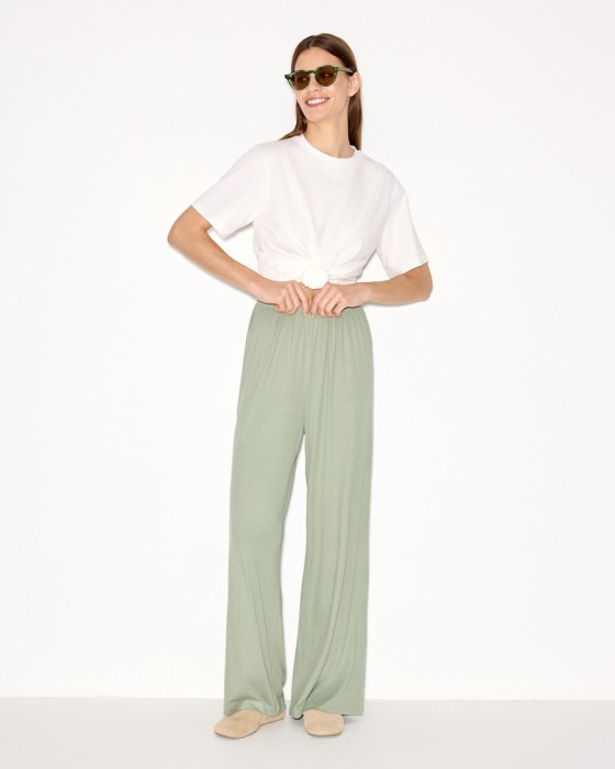 трикотажные брюки на резинке из района и спандекса фотография