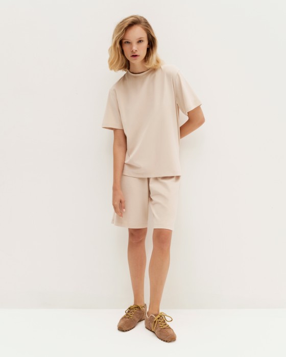 трикотажные шорты из премиум-хлопка с легким велюровым эффектом фотография