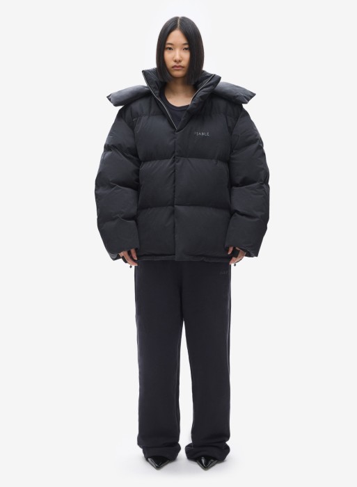 пуховик uniform black от бренда fable вид слева