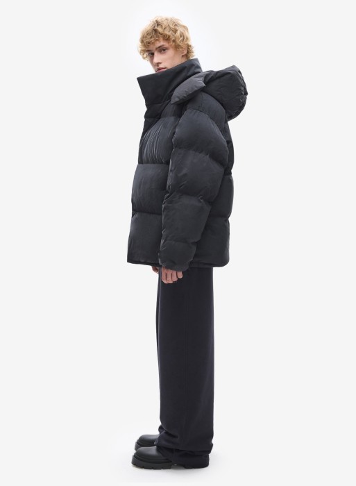 пуховик uniform black из россии вид сбоку