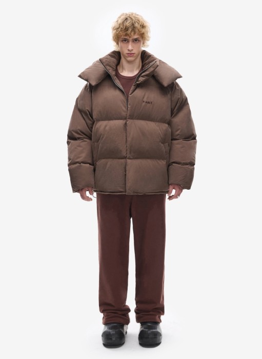 пуховик uniform brown от бренда fable вид слева