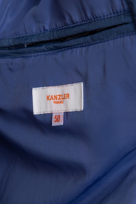 бомбер демисезонный по цене 9298 руб вид справа