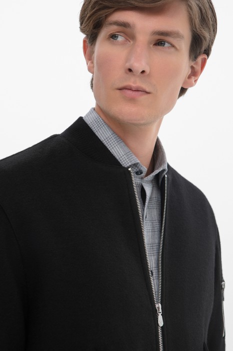 бомбер из смесовой шерсти limited edition от бренда kanzler вид слева