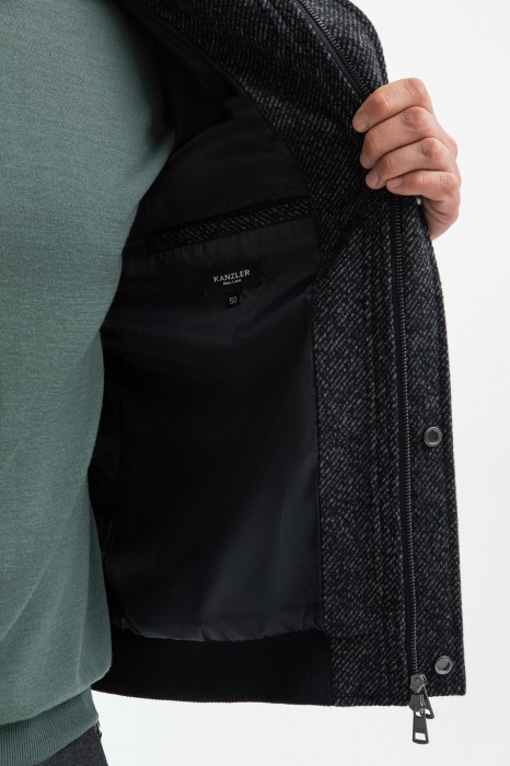 бомбер из смесовой шерсти по цене 12495 руб вид справа