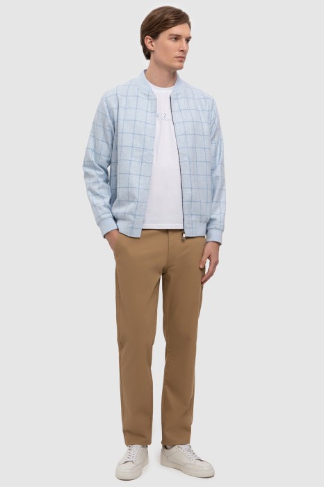 бомбер изо льна, вискозы и хлопка из хлопка спереди