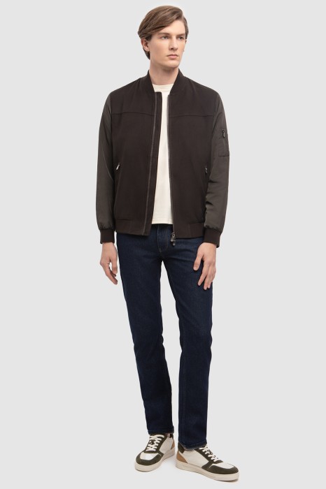 бомбер limited edition для взрослого возраста с изнаночной стороны