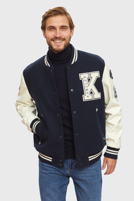 Товар синего цвета с внутренней стороны