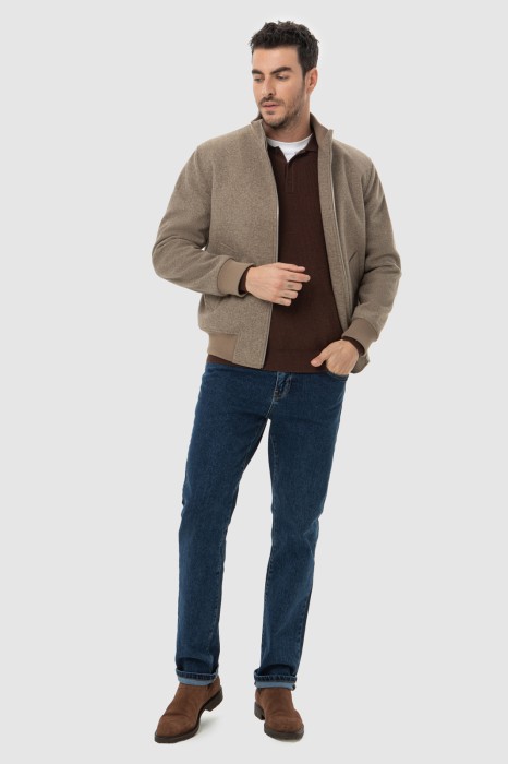 бомбер утепленный демисезонный активного стиля с лицевой стороны