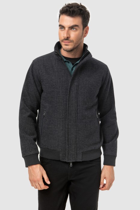 бомбер в клетку демисезонный фотография