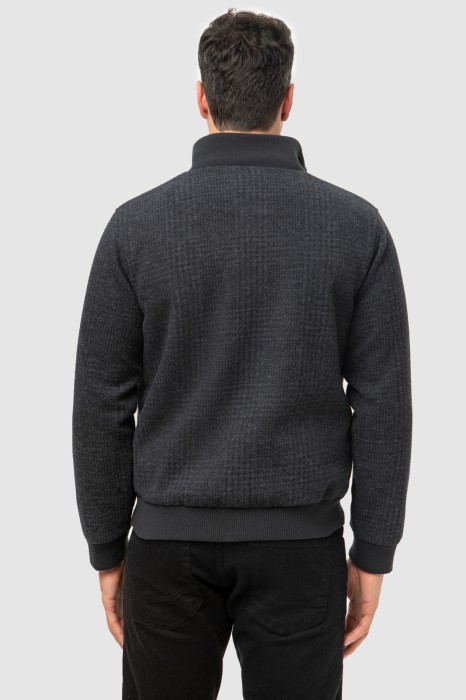 бомбер в клетку демисезонный из россии вид сбоку