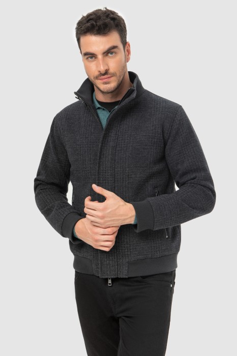 бомбер в клетку демисезонный из проверенных материалов спереди