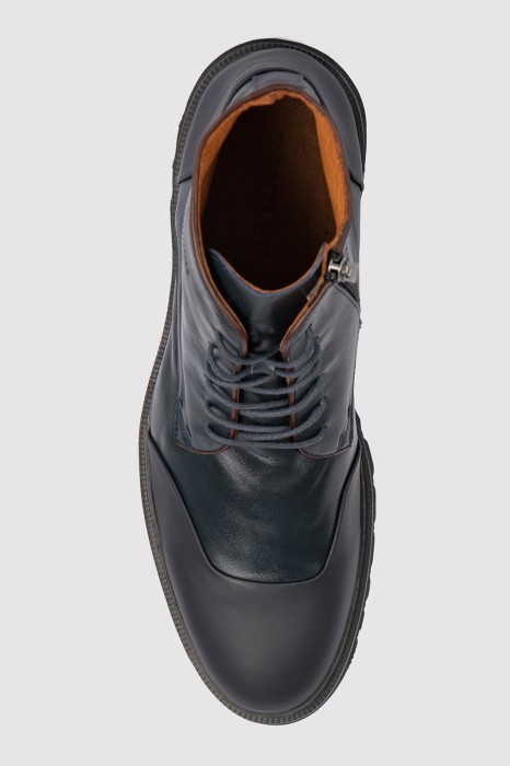 Товар синего цвета с внутренней стороны