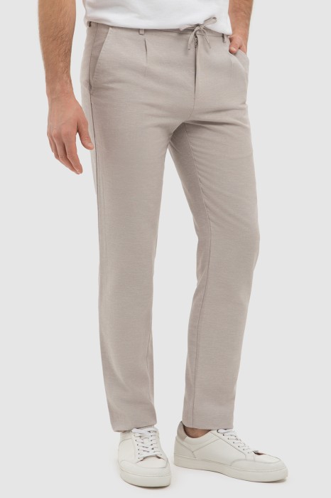 брюки из хлопка и льна из россии вид сбоку