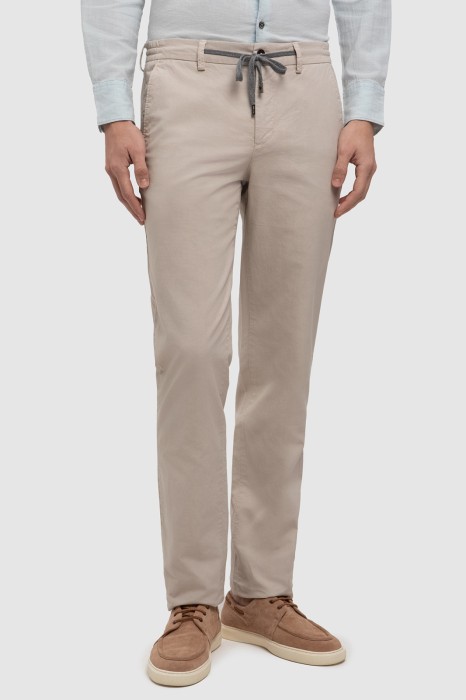 брюки из хлопка и льна фотография