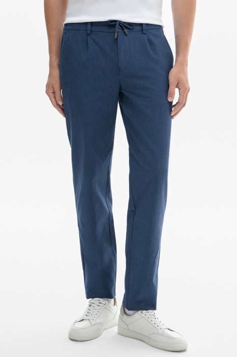 брюки из хлопка и льна фотография