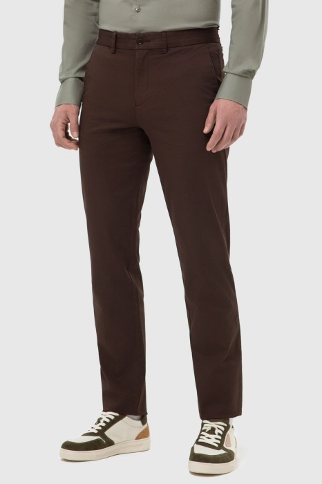 брюки из хлопка фотография