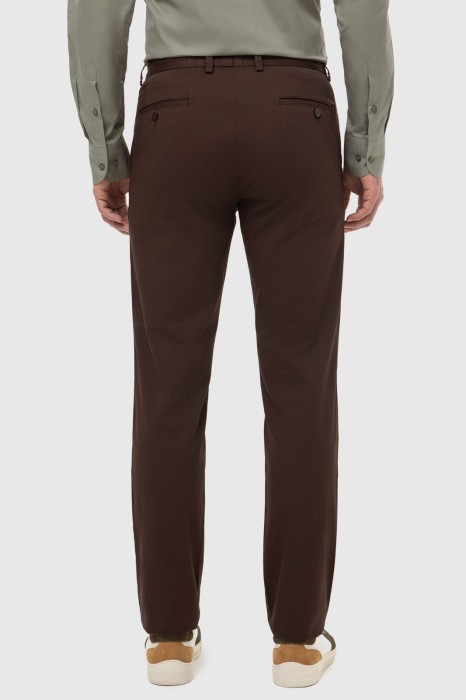 брюки из хлопка по цене 8990 руб вид справа