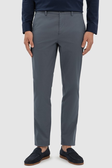 брюки из хлопка фотография