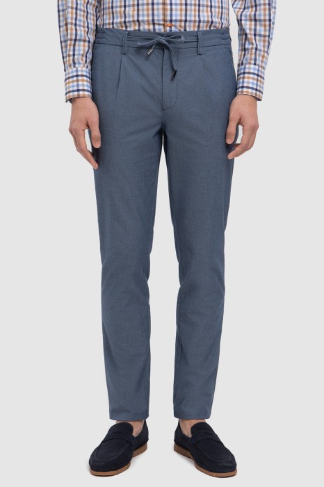 брюки из хлопка фотография