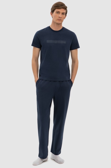 Товар синего цвета с внутренней стороны