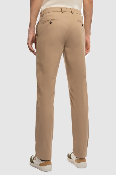 брюки из хлопка по цене 7990 руб вид справа