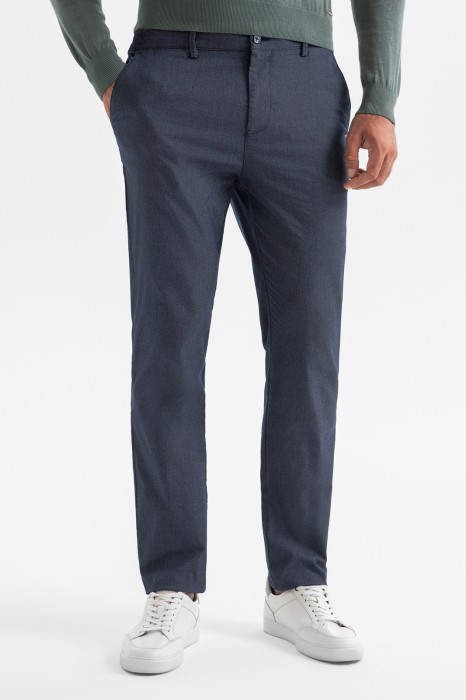 брюки из хлопка фотография