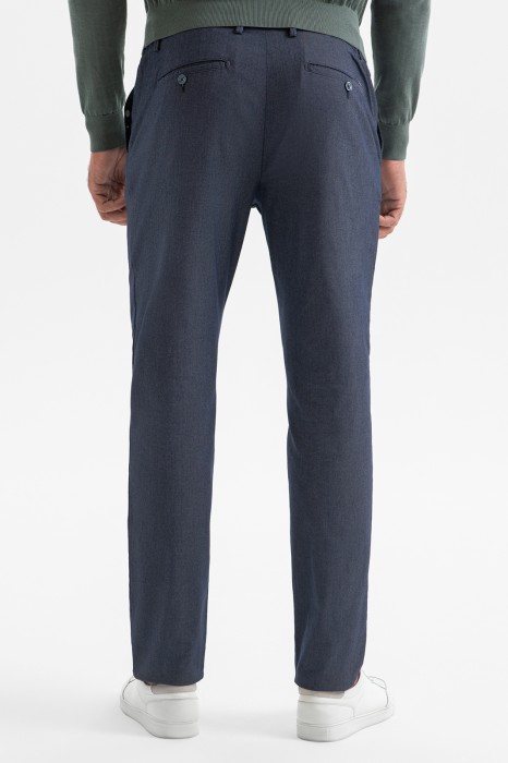 брюки из хлопка по цене 7990 руб вид справа