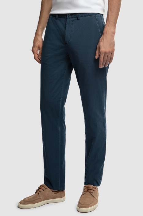 брюки из хлопка фотография