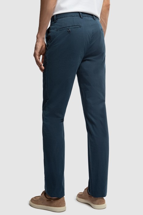 брюки из хлопка по цене 5990 руб вид справа