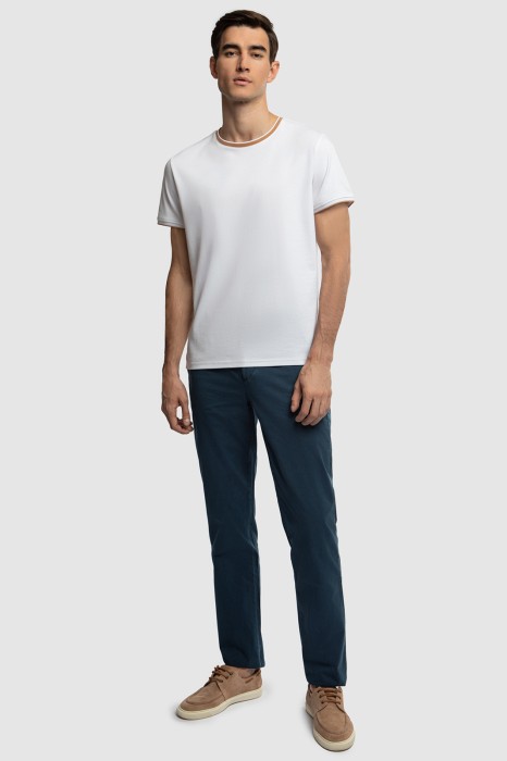 Товар синего цвета с внутренней стороны