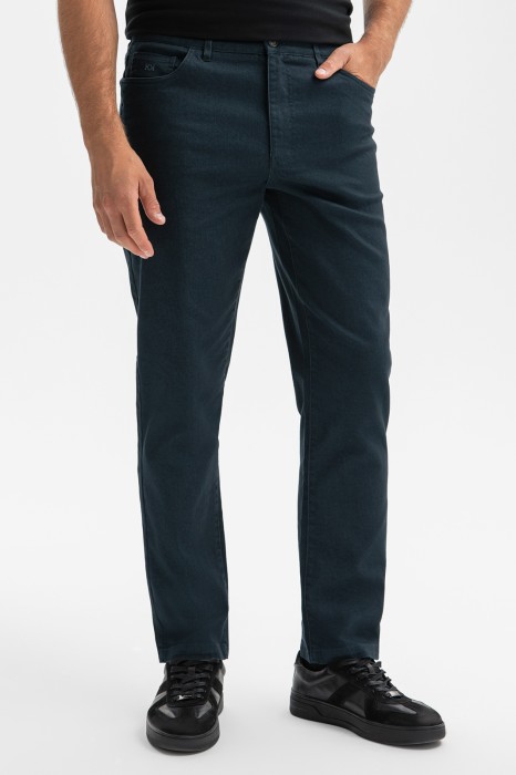 брюки из хлопка фотография