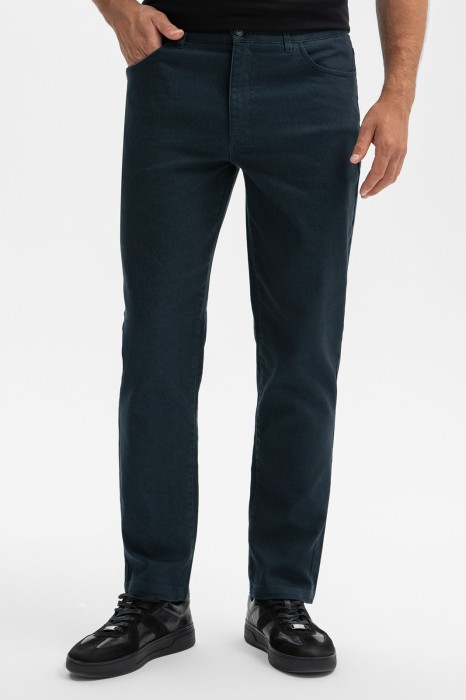 брюки из хлопка по цене 8990 руб вид справа