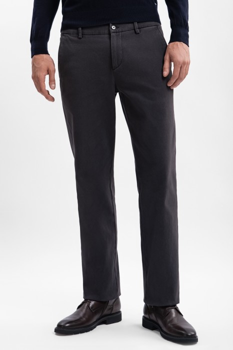 брюки из хлопка по цене 8990 руб вид справа