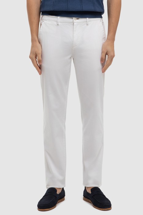 брюки из хлопка фотография