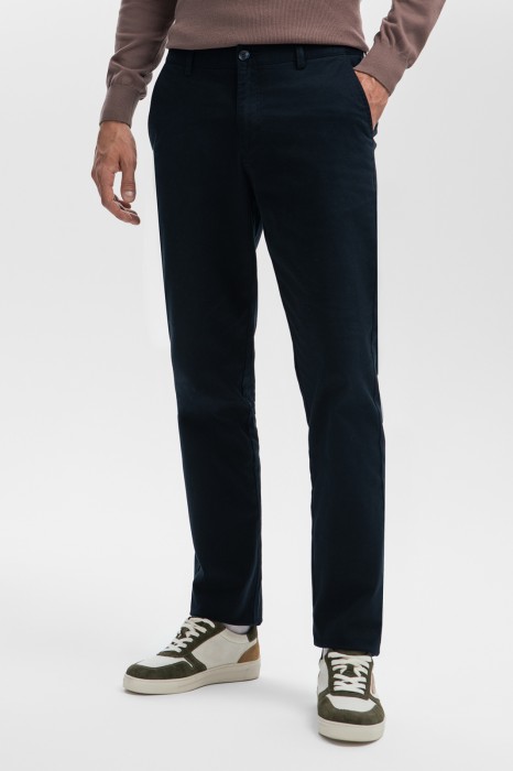 брюки из хлопка фотография