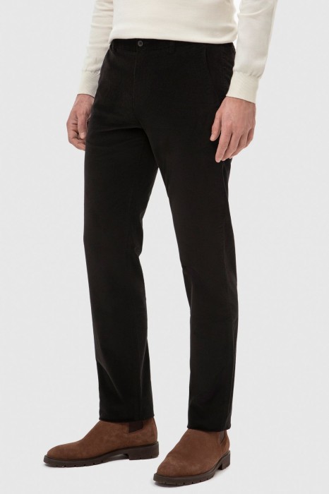 брюки из микровельвета по цене 7990 руб вид справа