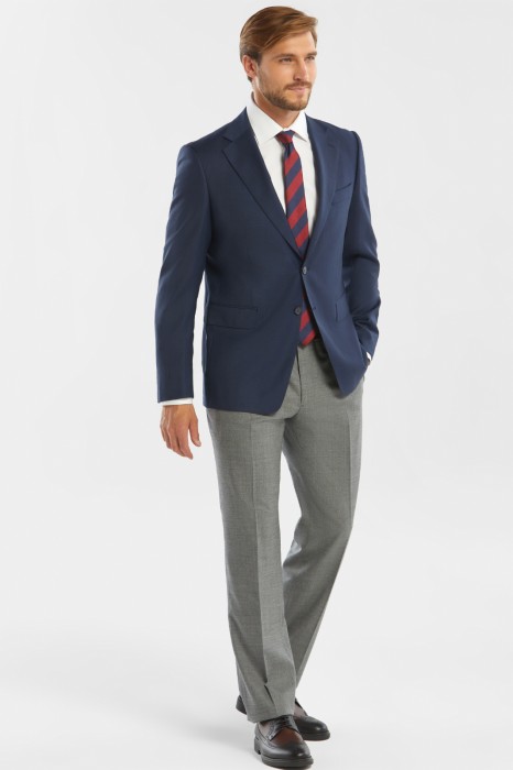 брюки из шерсти, устойчивой к сминанию по цене 8990 руб вид справа