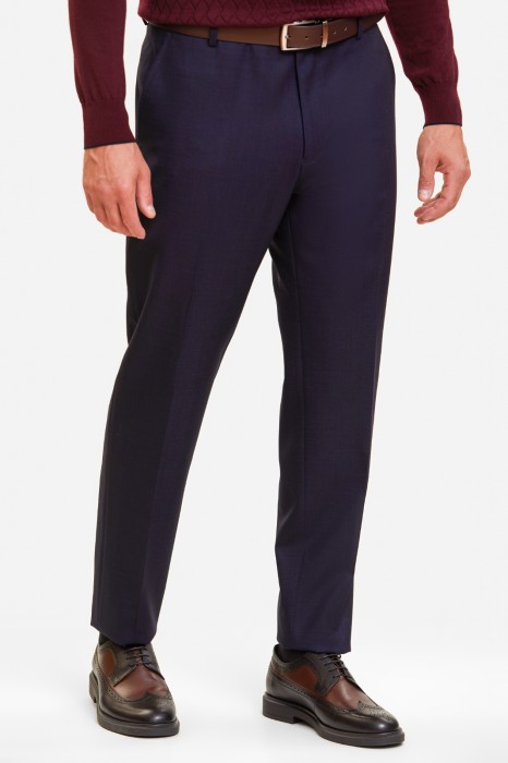 брюки из шерсти, устойчивой к сминанию фотография