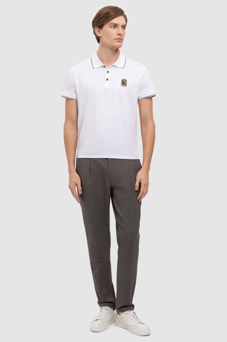 Товар коричневого цвета с внутренней стороны