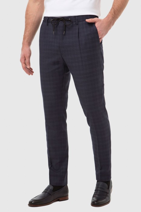 брюки из шерсти в клетку на кулиске с водоотталкивающей обработкой фотография