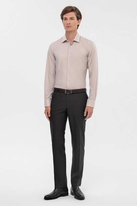 Товар коричневого цвета с внутренней стороны