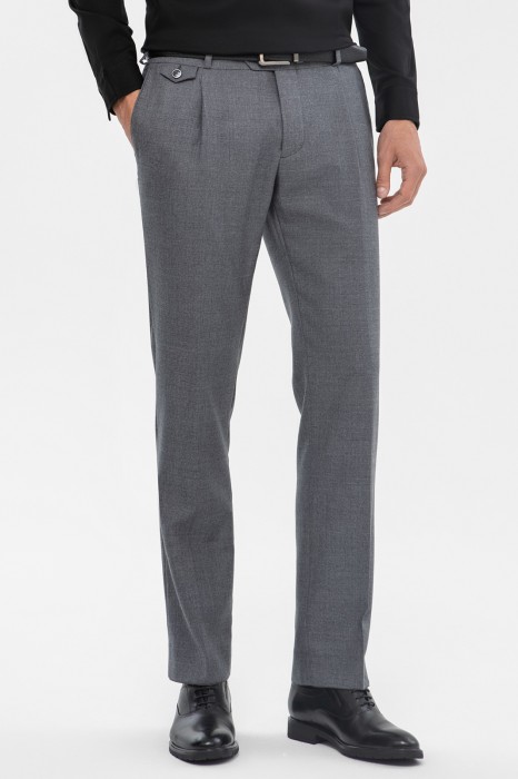 брюки из шерсти фотография