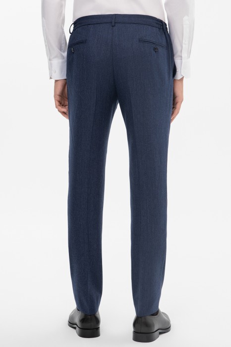 брюки из шерсти по цене 15990 руб вид справа