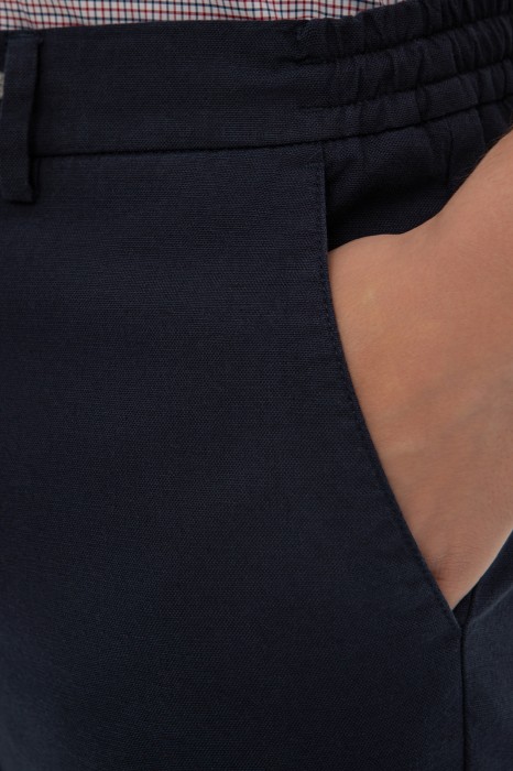 брюки из тенсела, хлопка и льна по цене 10990 руб вид справа