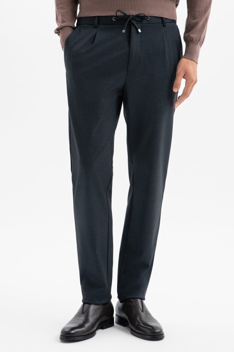 брюки из трикотажной ткани на кулиске из россии вид сбоку