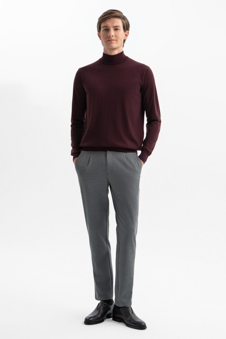 Товар серого цвета с внутренней стороны