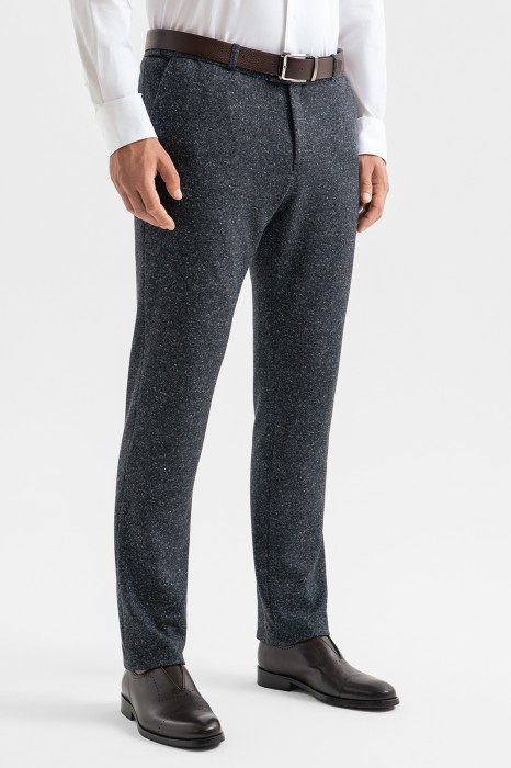 брюки из трикотажной ткани фотография