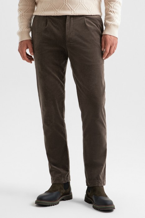 брюки из вельвета по цене 9990 руб вид справа