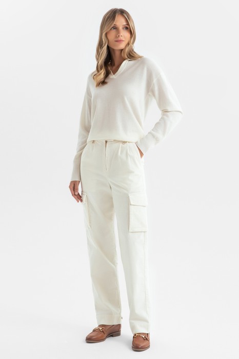 Товар молочного цвета с внутренней стороны