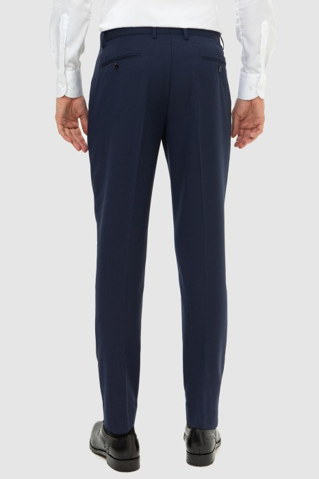 брюки классические по цене 8990 руб вид справа